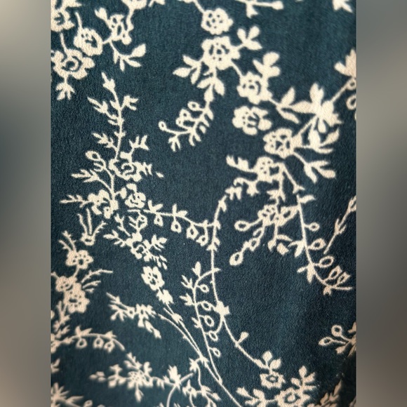 Fun 2 Fun Floral Blouse - Picture 6 of 6